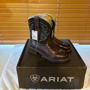 Ariat womens fatbaby boots- new in the box